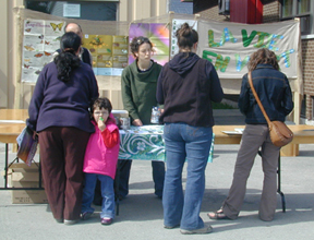 Evènement organizé pour sensibiliser les gens aux pollinisateurs.