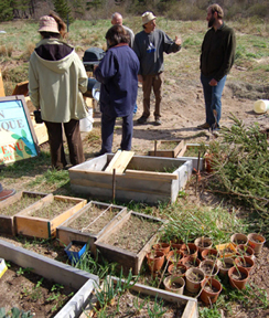 Sylvain partage son expérience pendant un atelier sur le jardinage 4 saisons.